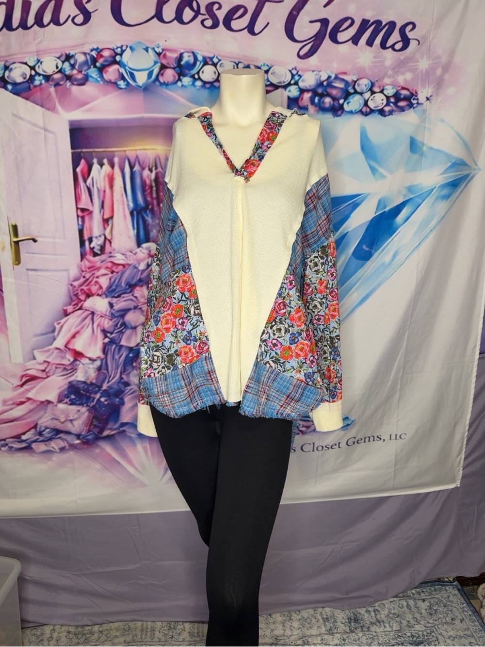 POL Floral Print Top in Light Blue and Pink